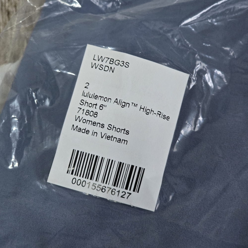 *NWT* LULULEMON Align High-Rise Short 6", Color - Washed Denim, Size 2 (XXS) - Picture 4 of 10
